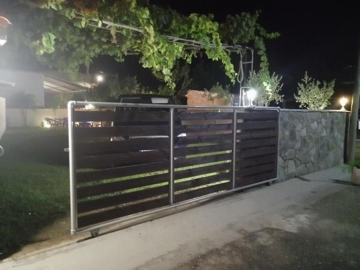 Ο Ακλόνητος Aparthotel Néa Meságkala Екстериор снимка